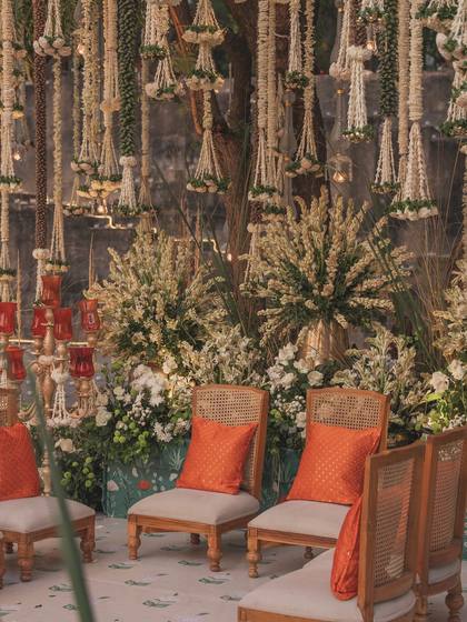 Ceiling and Lounge — Mehendi decor — Alila + Samode Jaipur